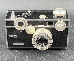 Vintage Argus C3 Camera In Leather Case (2 Of 2)