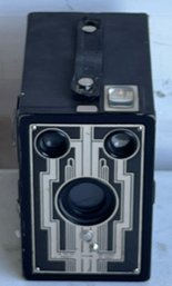 Vintage Kodak Brownie Six-16 Box Camera
