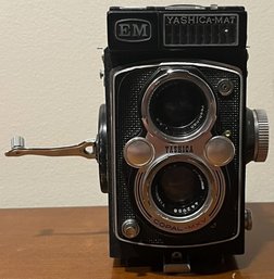 Yashica - Mat EM TLR Twin Lens Camera With Leather Case - (BBR2)