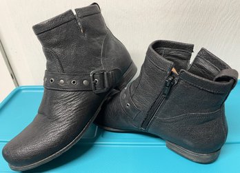 New Women's Denk Ankle Bootie By Think New In Box - S1 (G4)