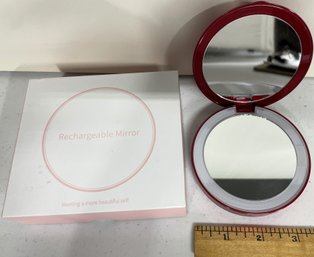 Vintage Rechargeable Lighted Mirror Compact - (G3)