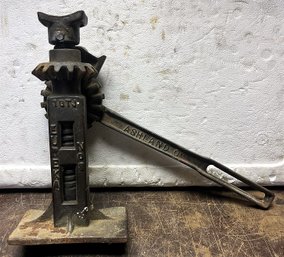 Vintage Ashland Mfg Co Eureaka Screw Jack