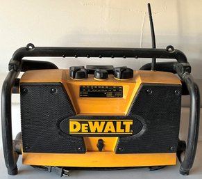 DeWALT DW911 Work Site Radio/Charger - (G)