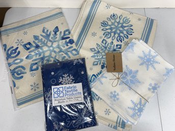 Snowflake Table Linens Bundle - T8 (G7)