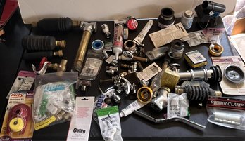 Bundle Of Plumbing Items - (FR)