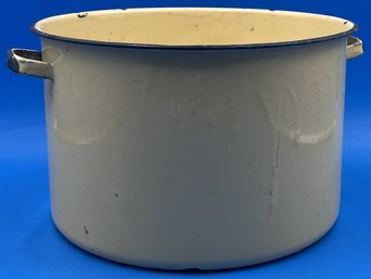 Large Vintage Enamelware Pot -(BT)