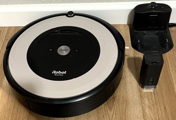 ROBOT Roomba E5 With New In Box Replenishment Kit