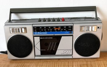 Vintage Emerson Portable AM/FM Cassette Radio (Model #CTR927)