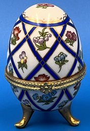 Vintage Footed Egg Trinket Jewelry Box Hinged - (FR)