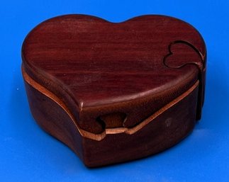 Heart Shaped PUZZLE BOX 4 Piece Wood Carved Trinket - (FR)