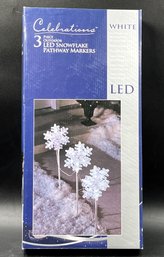 LED Snowflake Pathway Markers New In Box - (B5)