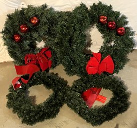 4 Christmas Wreaths - (b5)