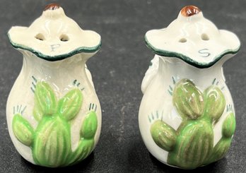 1 Set Of Cactus Salt & Pepper Shaker Made In Japan - (D)