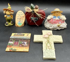 6 Assorted Decorative Items - (B5)