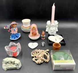13 Miscellaneous Decorative Items - (b5)