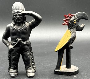 Lot Of 2 Cast Iron Vintage Figurines, Indian Chief & Parrot - (FR)
