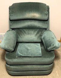 Comfortable LA-Z-bOY Reclining Chair - (BB4)