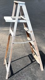 Wooden Step Ladder - 6 Ft - (G)