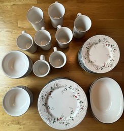 Pfaltzgraff 'Winterberry' Dinnerware, Service For 8 - (K)