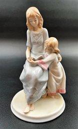 Vintage Paul Sebastian Porcelain Figurine 'Mother & Daughter Story Time' (PS9)