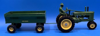 Vintage 40th Anniversary ERTL 1945-1985 John Deere Die-cast Tractor 1:16 - (A5)