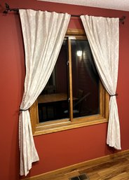 Curtains & Ornate Leaf Design Metal Curtain Rod - (K)