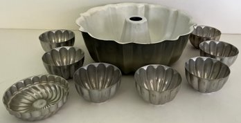 Vintage Bundt Pan & Jello Molds -(B9)