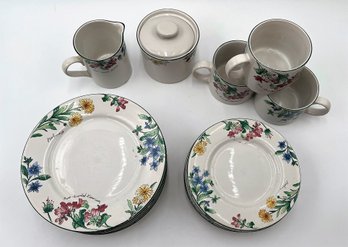 Vintage Majestic Ware Dishes: Partial Set (d31)
