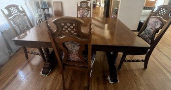 Vintage Wood Dining Room Table With 4 Chairs - (BT)