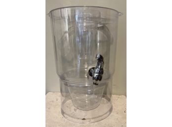 Plastic Drink Dispenser With Inner Ice Chamber