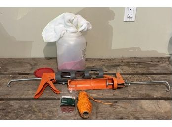 2 Caulking Guns, Nylon Cord & Work Cloths