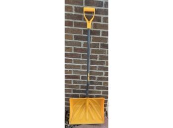 Ergonomic Snow Shovel