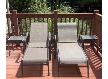 2 Lawn Chairs With 2 Side Tables