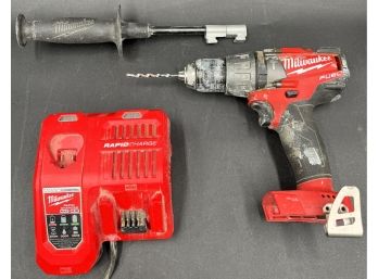 MILWAUKEE 1/2' Hammer Drill/driver With Battery Charger In Case No Battery - (T2)