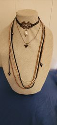 Set Of Three Necklaces With Brown Choker