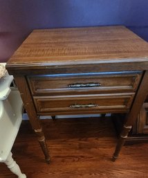 Sewing Table That Can Be Expanded Or Tucked Away 21'X22.5'X11'