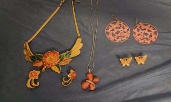Nice Jewelry Lot With Enamel Necklace And Earrings - Ref 330
