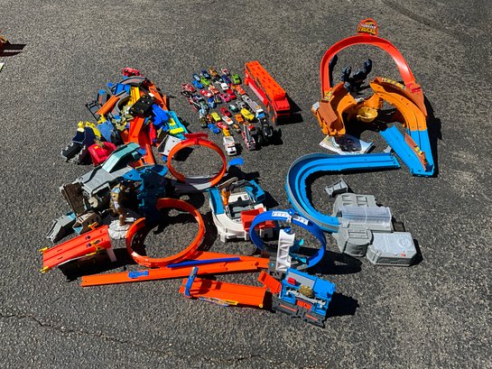 Large Grouping Of Hot Wheels Tracks, Cars And Accessories I