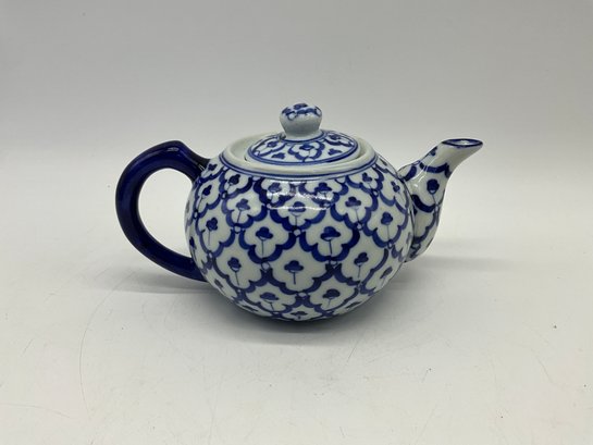 Pier1 Oriental Blue And White Teapot