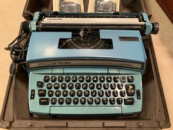 Vintage Smith-Corona Type Writer