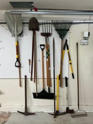 Grouping Of Miscellaneous Hand Tools