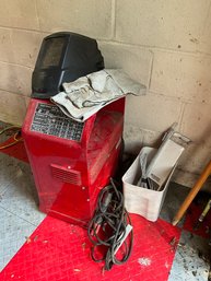 Lincoln Electric AC225 Arc Welder Incl. Mask, Rods And Gloves