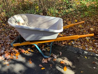 Anvil Poly Wheelbarrow