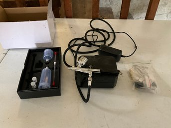 Air Brush Incl. Attachments