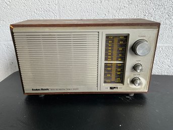Vintage RadioShack Radio