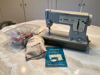 Vintage Singer Sewing Machine Incl. Supplies