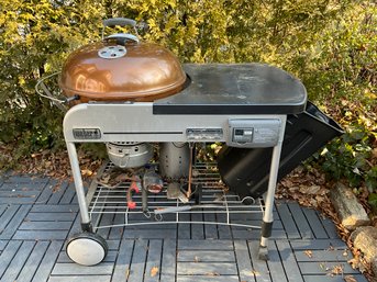 Performer Deluxe Charcoal Grill