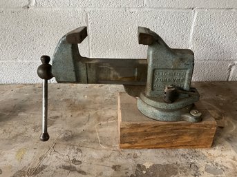 L.S. Starrett 5 Inch Swivel Vise