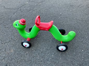 Radio Flyer The Inchworm