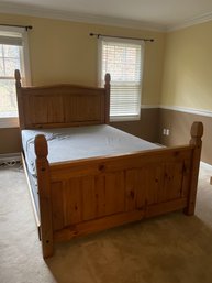 Farmhouse Style QUEEN Size Bed